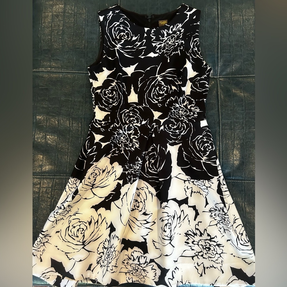 Black & White Floral Fit & Flare Dress - Size 8